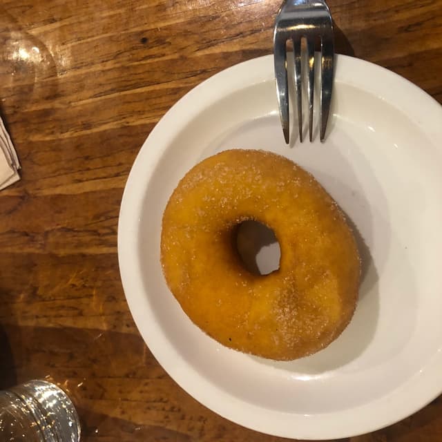 「Cinnamon Churro Donut」の料理の写真