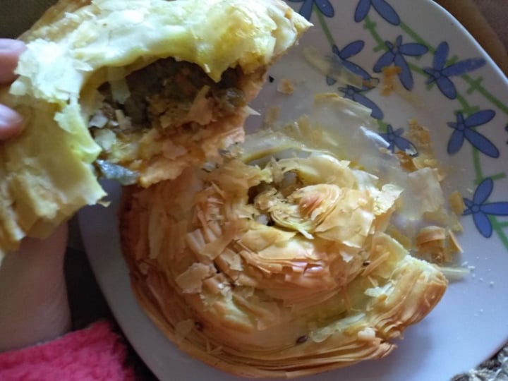 photo of Confitería MAIQUEZ Pastel de carne shared by @vegan24 on  05 Jan 2020 - review