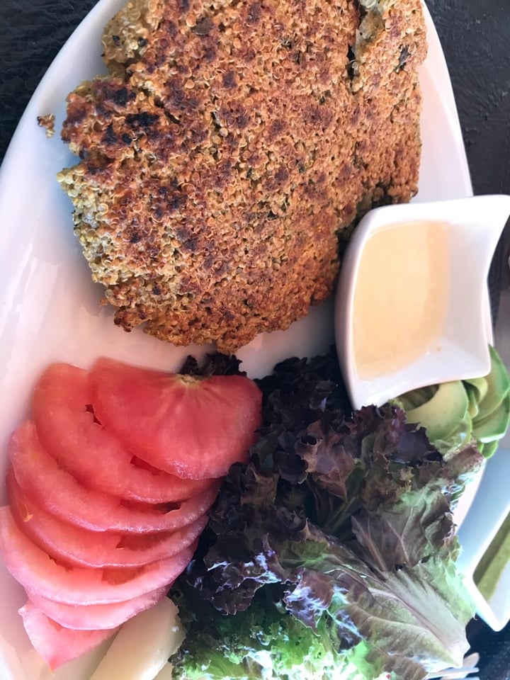review photo of Restaurant Talacanta y su dulce finca Hamburguesa De Quinoa Al Plato shared by @javo on 13 Jan 2020 - review