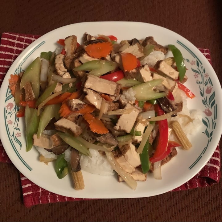 review photo of Sabhai Thai Restaurant 43. Tofu Phad Khing (Ginger Tofu) shared by @sbourbo on 31 Oct 2021 - review
