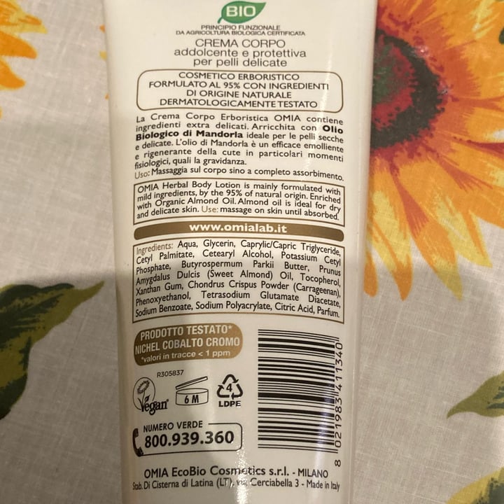 photo of Omia crema corpo olio di mandorla shared by @psicopompo on  25 Aug 2022 - review