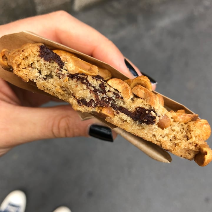 photo of Crosstown Fenchurch - Doughnuts, Ice Cream, Cookies, Chocolate, & Coffee Peanut butter and chocolate chip cookie shared by @gaiap on  05 Jul 2022 - review