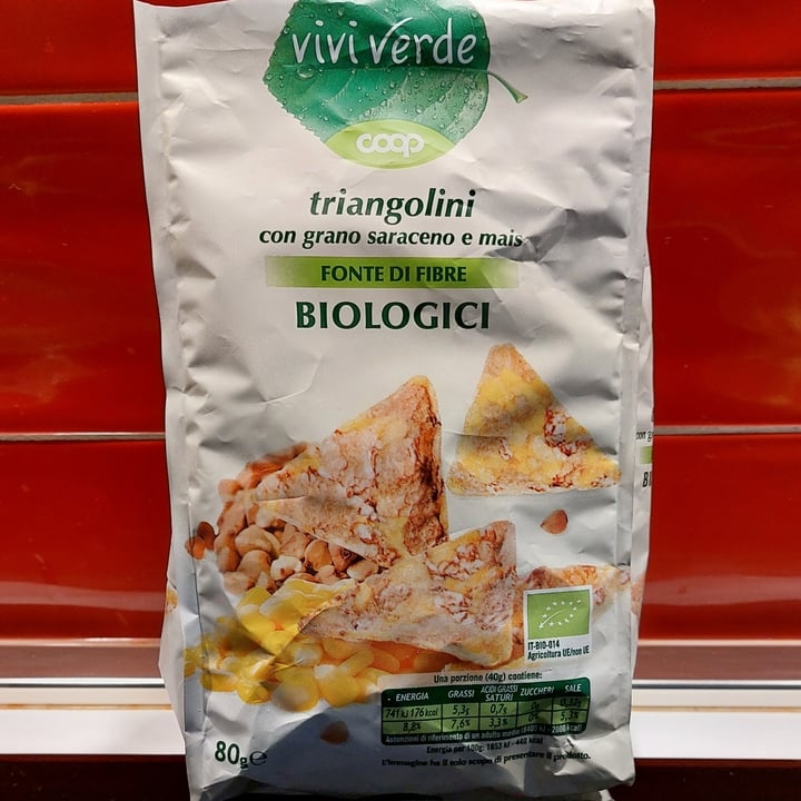 photo of Vivi Verde Coop Triangolini con grano saraceno e mais shared by @laurabonetti on  28 May 2022 - review