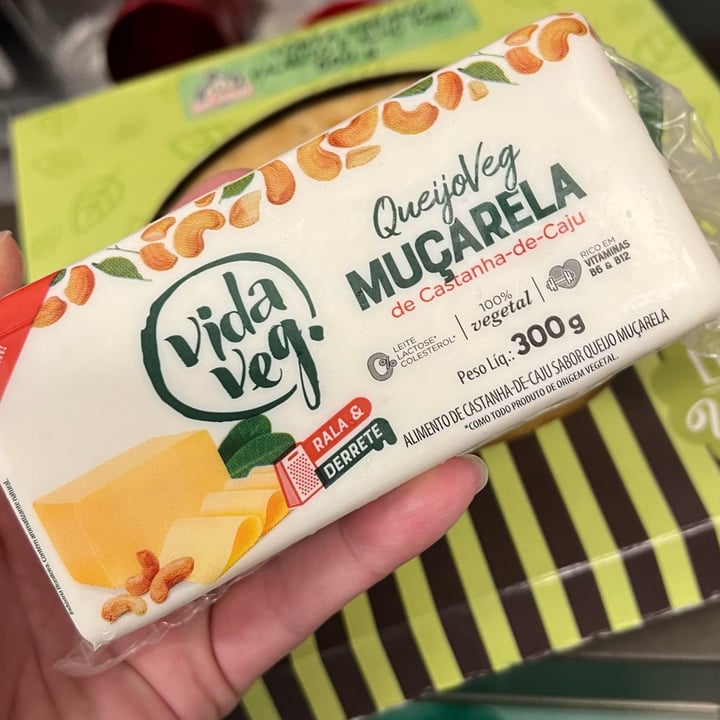 review photo of Vida Veg Queijo muçarela de castanha de caju shared by @julcileia on 10 May 2022 - review