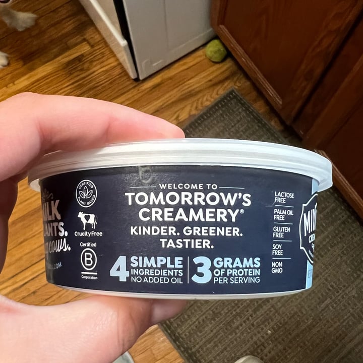 review photo of Miyoko's Creamery Cashew Milk Cream Cheese shared by @gracemccarthy on 01 Aug 2022 - review