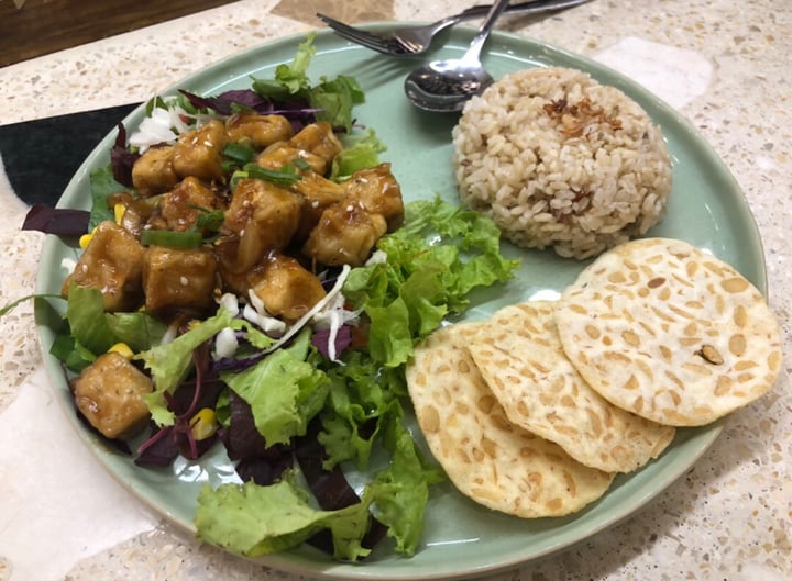 photo of Burgreens Oakwood Kungpao Tofu shared by @healthywithakriti on  05 Dec 2019 - review