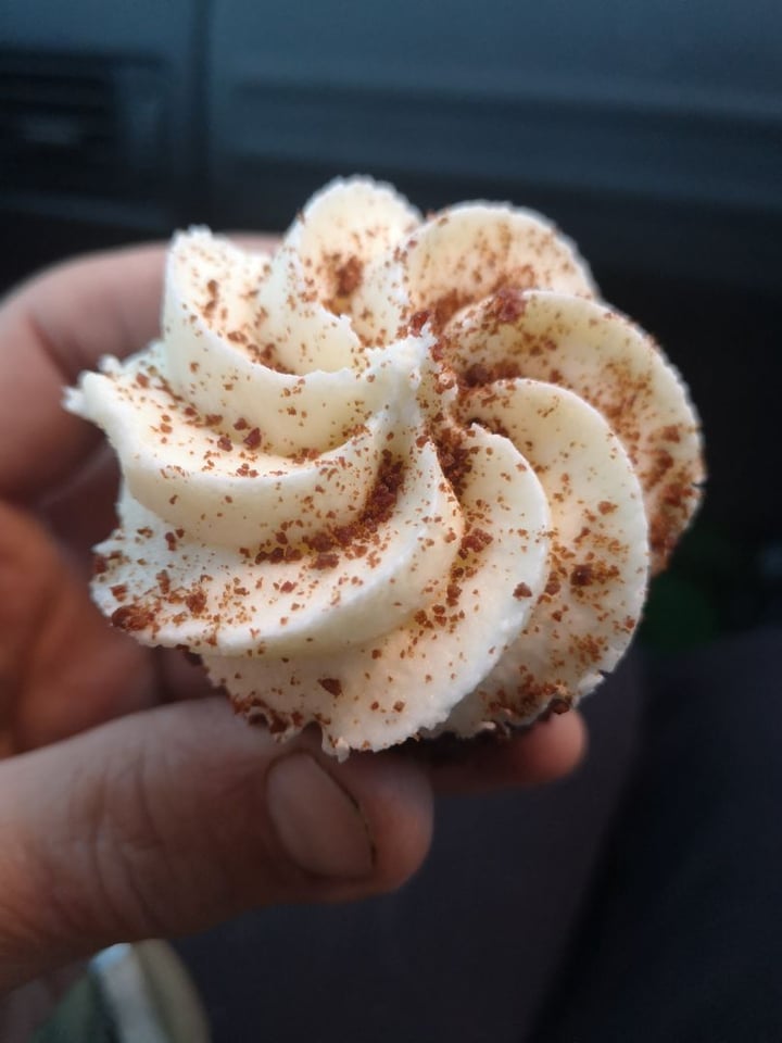 photo of Morrisons Red Velvet Cupcakes shared by @paulinethenewarc on  27 Apr 2019 - review
