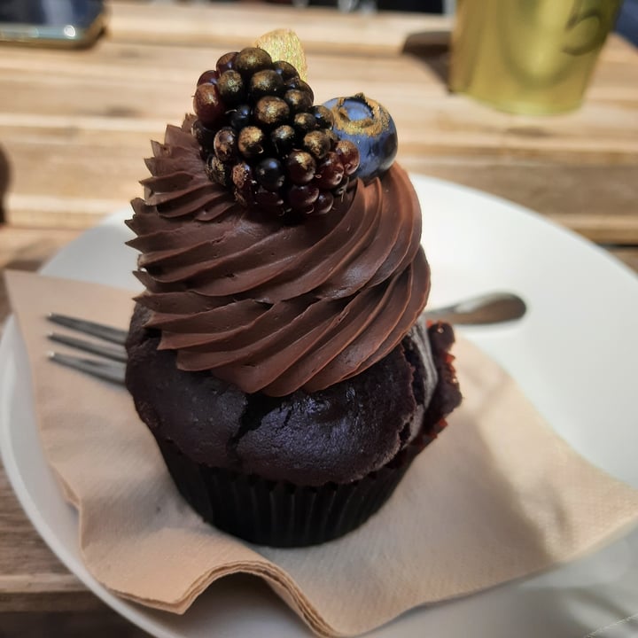 photo of Tauer Bakery Cupcake Foresta Nera shared by @thebress on  19 Jun 2022 - review