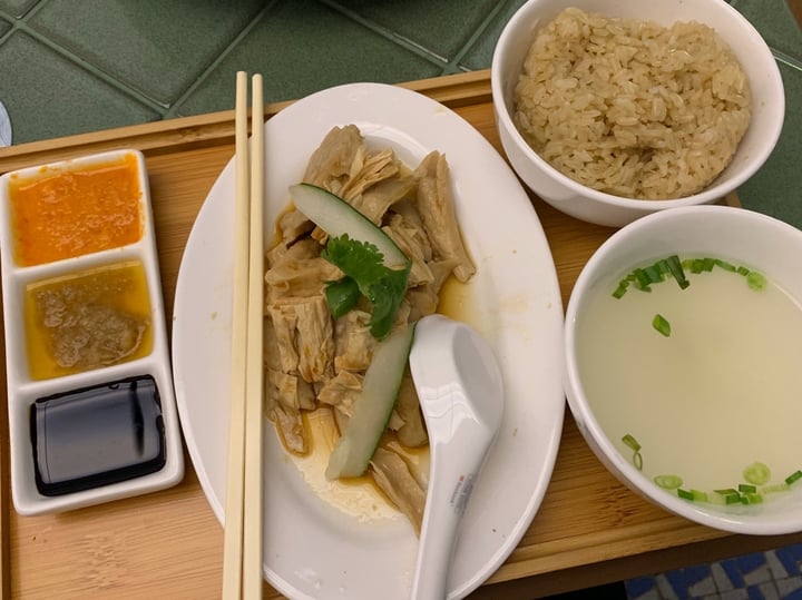 photo of Privé Tiong Bahru Hainanese Chicken Rice shared by @muni on  04 Jan 2020 - review