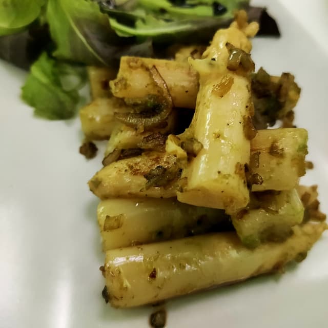 「White Asparagus with mayonnaise」の料理の写真