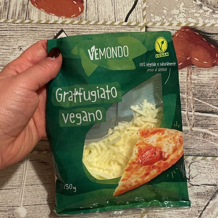 photo of Vemondo Grattugiato Vegano shared by @giuliveggy on  10 Mar 2022 - review
