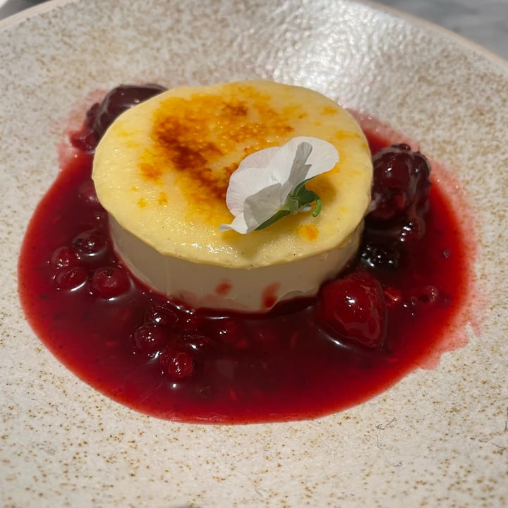 photo of Mildreds Covent Garden creme brulee shared by @vegandamian on  14 Nov 2022 - review