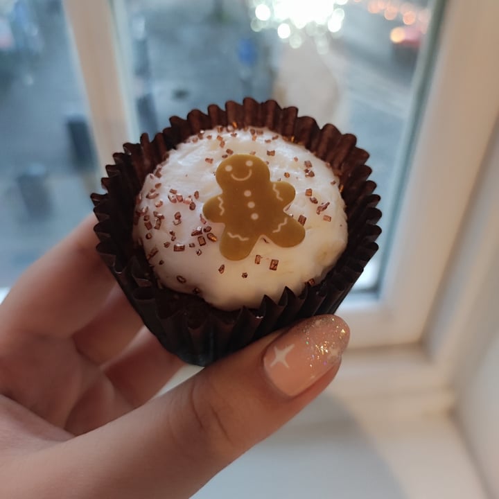 photo of Wicked 4 Gingerbread Cupcakes shared by @tiax on  07 Dec 2022 - review