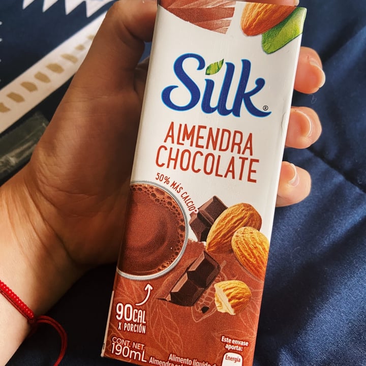 photo of Silk Bebida de Almendra sabor Chocolate shared by @anahi99 on  01 Oct 2020 - review
