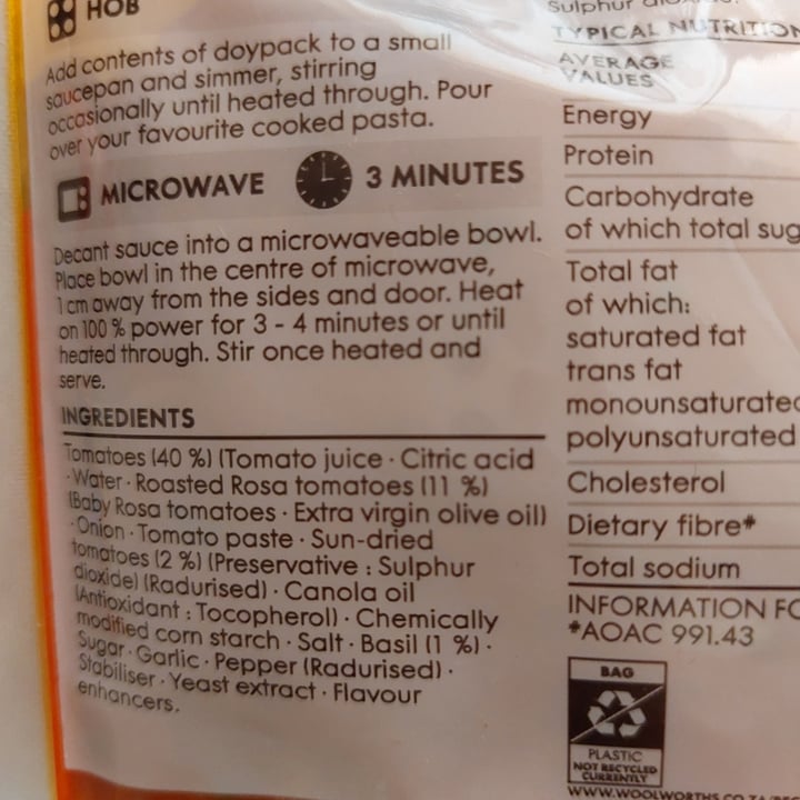 photo of Woolworths Food Tomato and basil pasta sauce shared by @ecobunny on  06 Feb 2022 - review