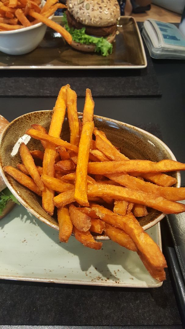 photo of Hans Im Glück German Burgergrill Sweet Potato Fries shared by @bigfatnyancat on  11 Jan 2019 - review