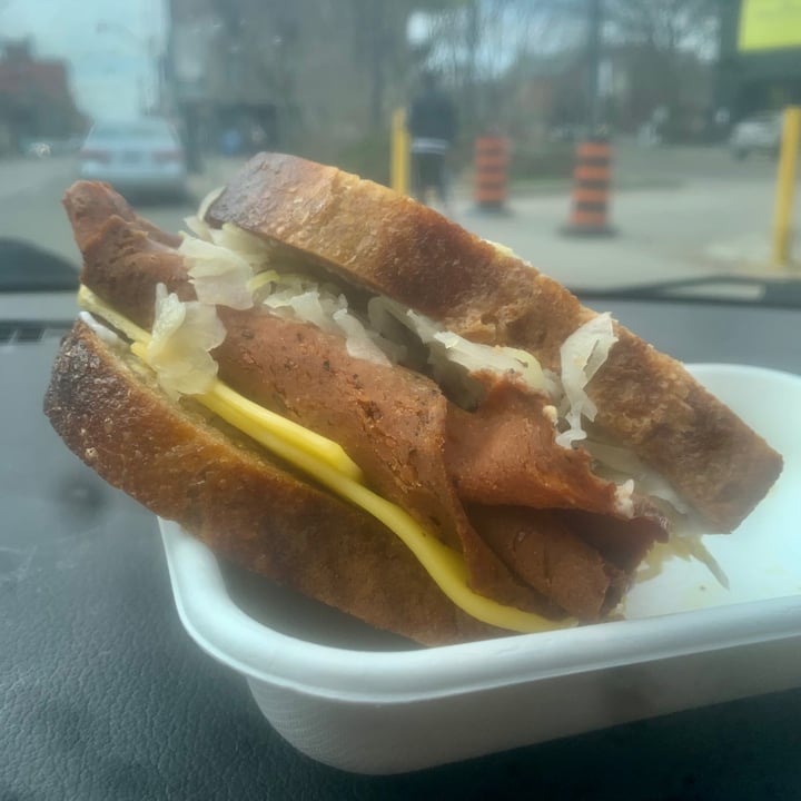 photo of Stefano's Sandwiches vegan corn’d beef shared by @xdarrenx on  09 Apr 2021 - review