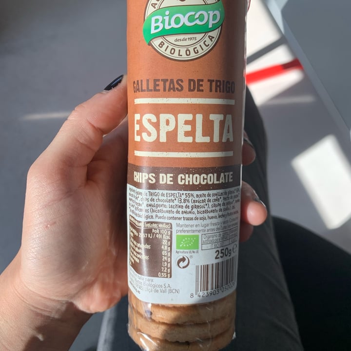 photo of Biocop Galletas de trigo espelta con chips de chocolate shared by @helenpfuertes on  30 Jan 2022 - review