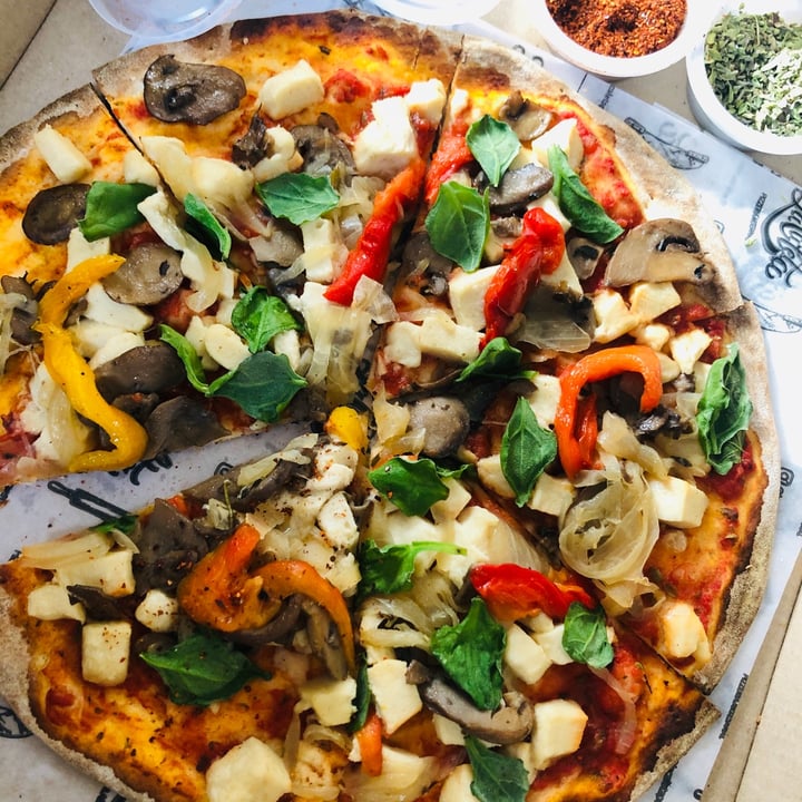 photo of La Caleta Pizzeria Primavera vegana shared by @sophie15 on  30 Aug 2020 - review