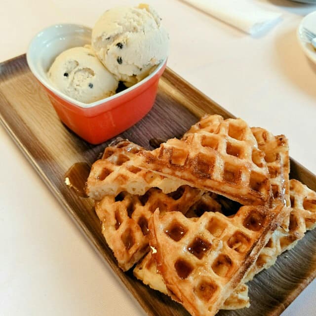 Photo of the dish “Fluffy Vaffles with Vegan Ice Cream”