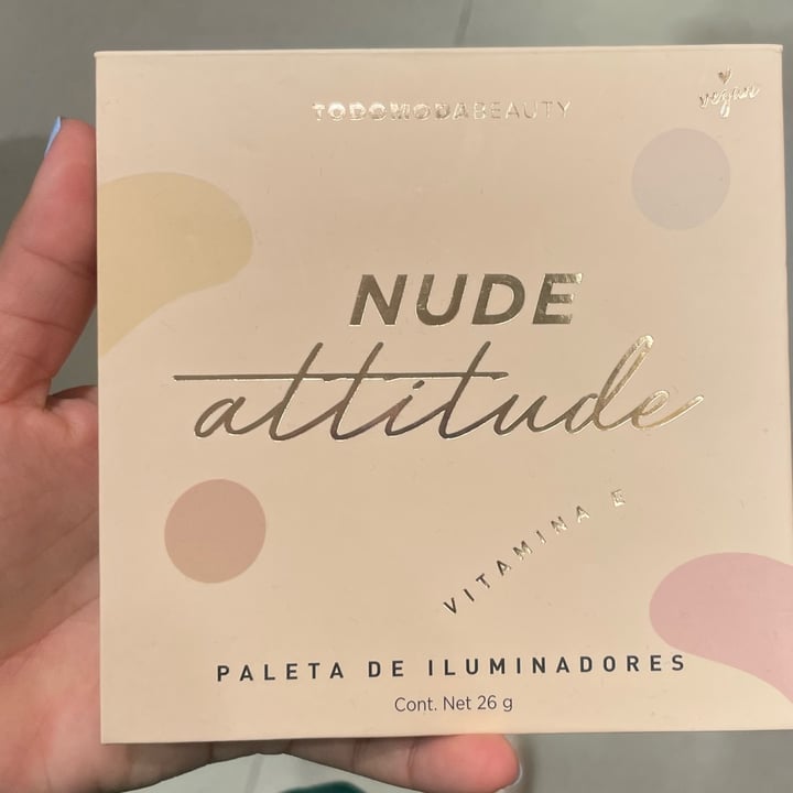 photo of Todomoda Beauty paleta de iluminadores nude actitud shared by @veggievegaan on  27 Jun 2022 - review