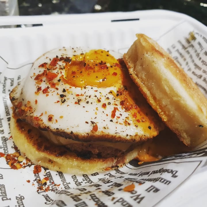 photo of Vegan Streetfood Deli - Obs Brekke Muffin shared by @aspatat on  24 May 2022 - review