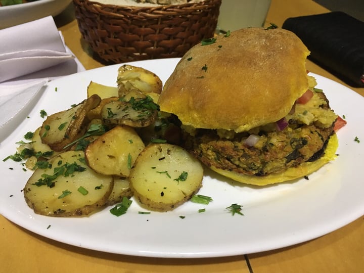 photo of Artemisia Vegan Burger (Cornbread- Avocado- Tomato- Yamani Rice) shared by @lauchis on  08 Jan 2020 - review