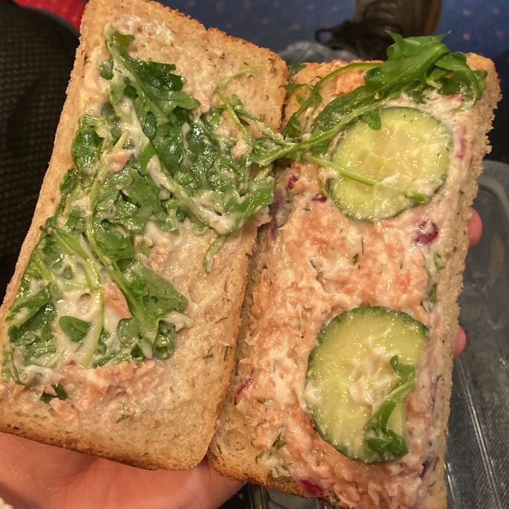 review photo of Starbucks Tu’nah Mayo Sandwich shared by @charlouise on 10 Jan 2022 - review
