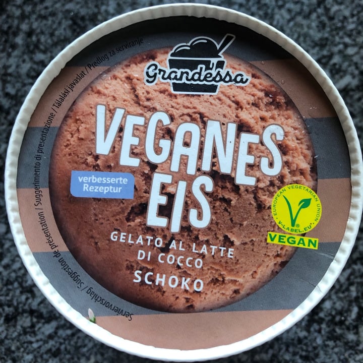 review photo of Grandessa Veganes Eis Schokolade shared by @elenaeatsvegan on 25 Sep 2021 - review