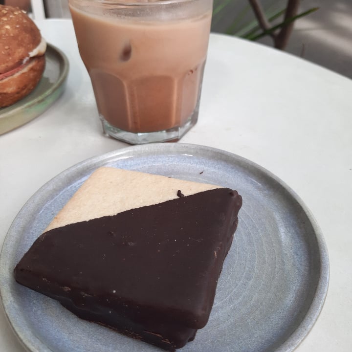 photo of Bioma plant based café Galletita de limon shared by @vegaly on  14 Nov 2021 - review