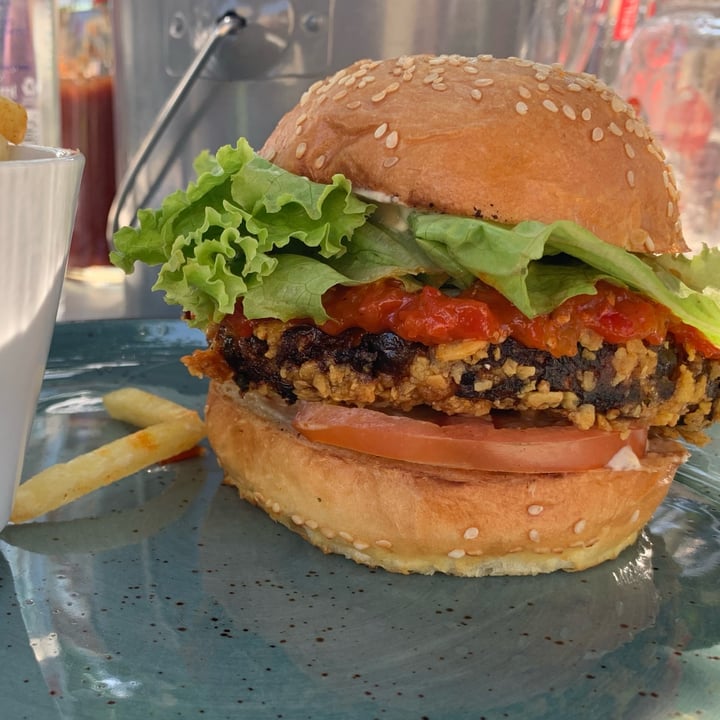 review photo of Sugar Rush Park. ChickPea & Cauliflower Vegan Burger shared by @haleyrieckhoff on 26 Dec 2021 - review