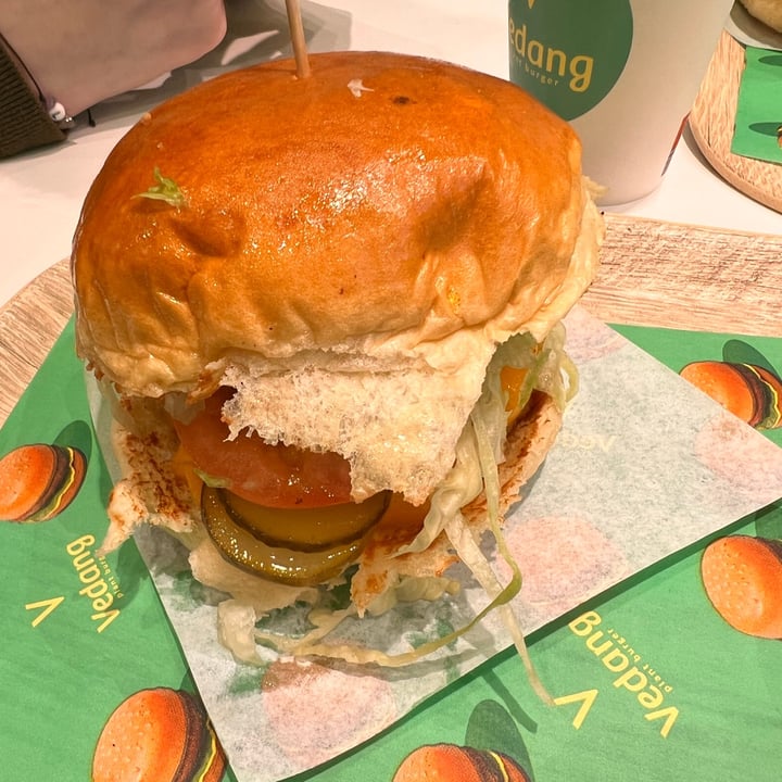 photo of Vedang - plant burger (Alexa) chili burger shared by @holasoymylk on  27 Feb 2022 - review
