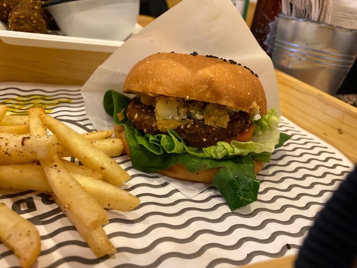 review photo of El Verdugo Hamburguesa shared by @saharaxfade on 12 Mar 2020 - review