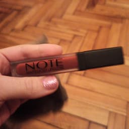 note lip gloss