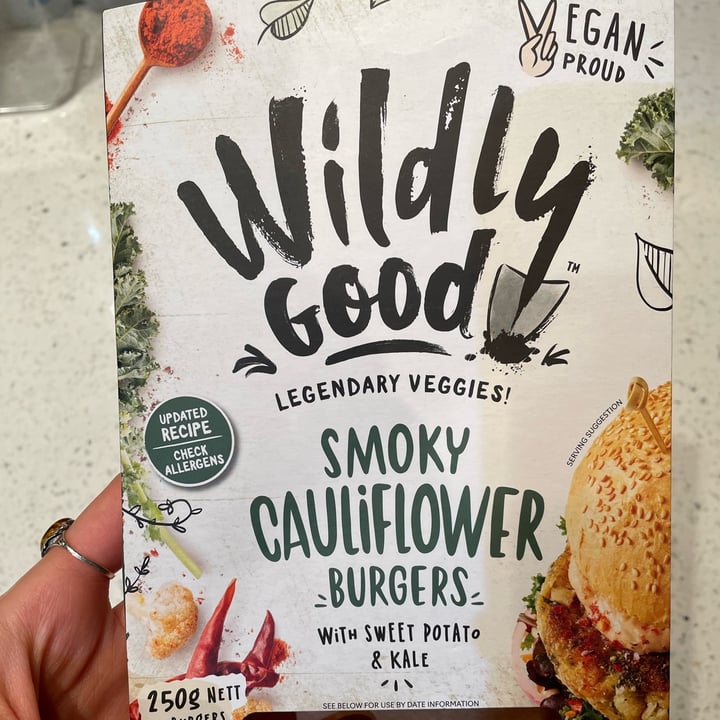 photo of Wildly good Smokey Cauliflower Burgers shared by @izzyrosemary on  29 Aug 2022 - review