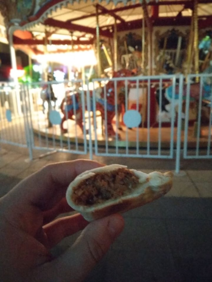 review photo of Pizzas y Empanadas IL Giardino De Devoto Empanada Cebolla y Queso shared by @veganmau on 25 Dec 2019 - review