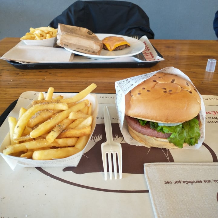 photo of Burger 54 Not Cheese shared by @seleneluna on  16 Oct 2021 - review
