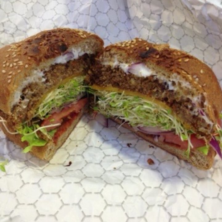 photo of Down to Earth Organic & Natural - Kapolei Down To Earth Burger shared by @dmatsui on  19 May 2020 - review