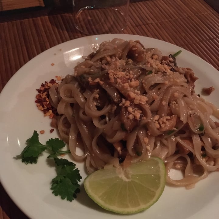 photo of Bali Bar Vegan pad thai shared by @bess on  18 Oct 2022 - review