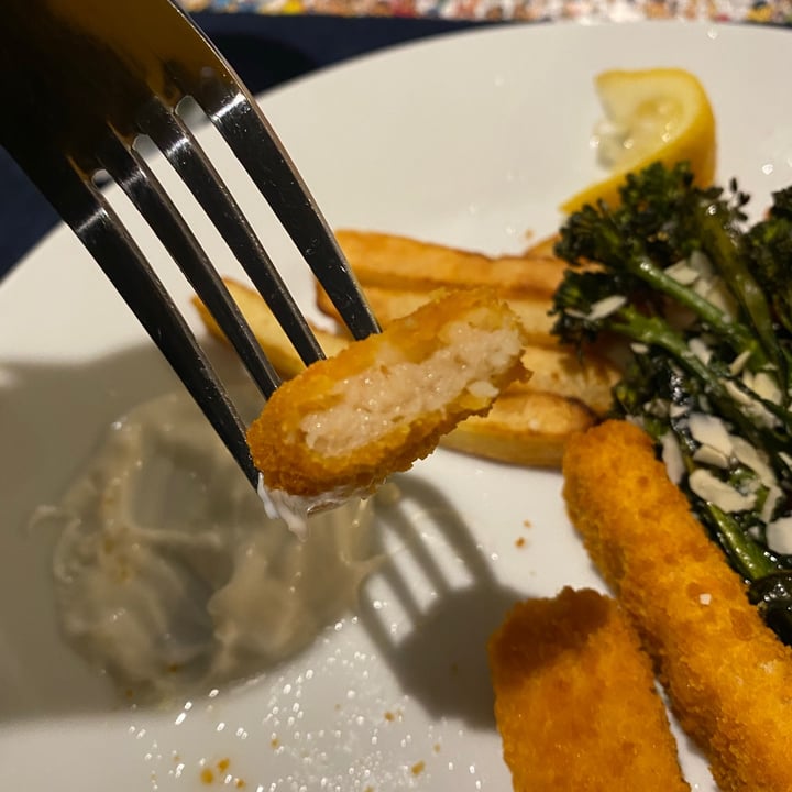 review photo of Quorn Fishless Fingers shared by @heatherevans on 21 Mar 2021 - review