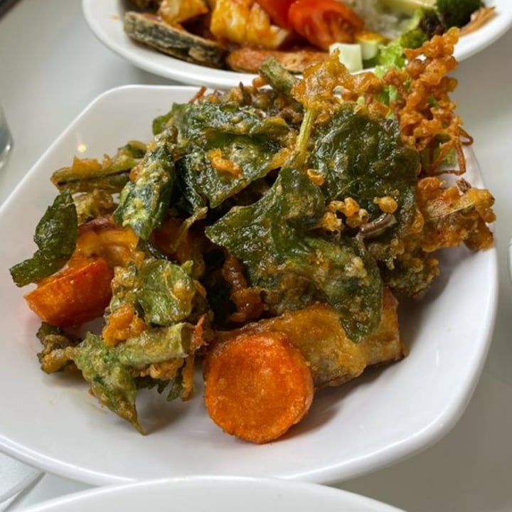 review photo of Minf Houze Vegan Cafe Mixed Vegetable Tempura shared by @dhanhyaa on 01 Sep 2021 - review