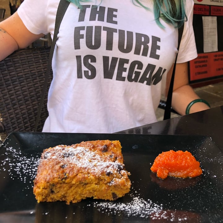 review photo of B-12 Restaurant Bar Vegà Carrot cake shared by @honeyemelina on 12 Nov 2021 - review