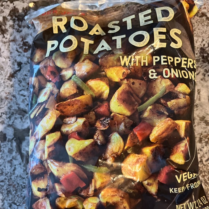 photo of Trader Joe's Roasted potatoes with peppers and onions. shared by @dallasandsophie on  22 Sep 2022 - review