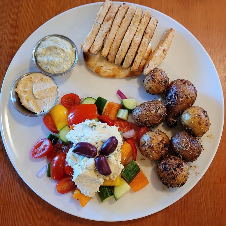 photo of Eve Olive Greek Goddess Plate with chicken Skewer shared by @veganonvanisle on  29 Aug 2021 - review