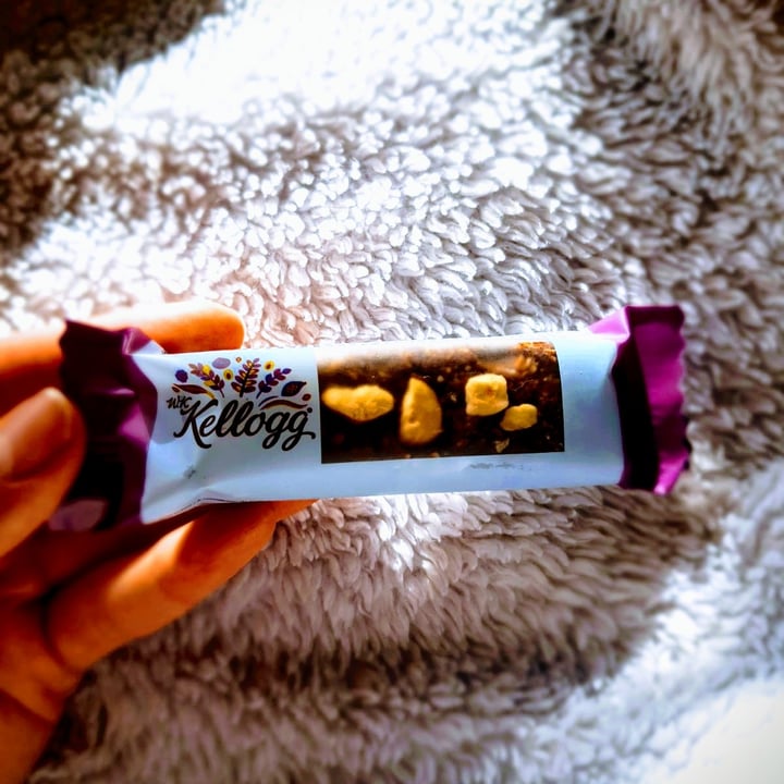 photo of Kellogg's Raw Fruits Nuts & Oats Cocoa & Hazelnut shared by @solajem on  16 Feb 2021 - review