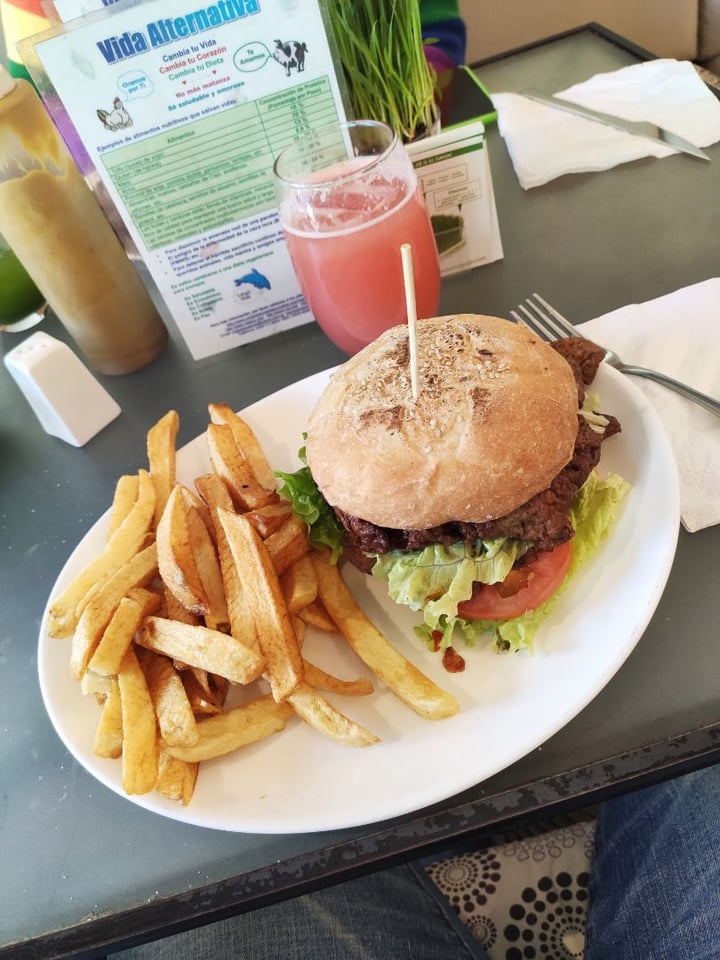 photo of Loving Hut Bondi Lover shared by @emilianosilveira on  12 Sep 2019 - review