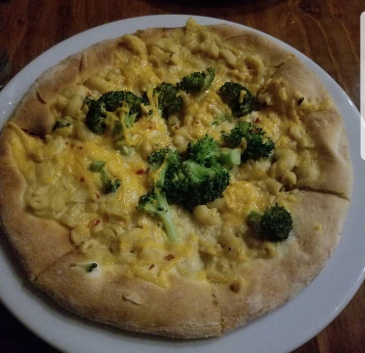 photo of Sage Plant Based Bistro and Brewery Echo Park Mac & Cheese Pizza shared by @ashwickety on  29 Aug 2018 - review