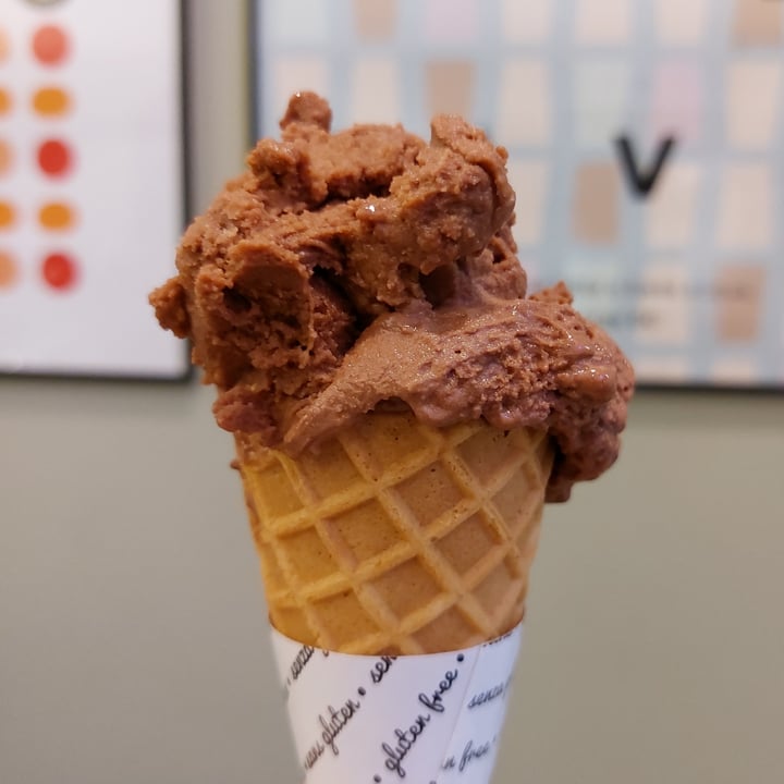 photo of Pavé - Gelati&Granite Cono GF Cioccolato e Gianduia shared by @monja on  05 Jul 2022 - review