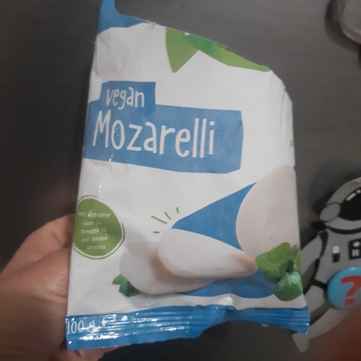 review photo of Vemondo Vegan Mozarelli shared by @v-f2f on 10 Jan 2022 - review