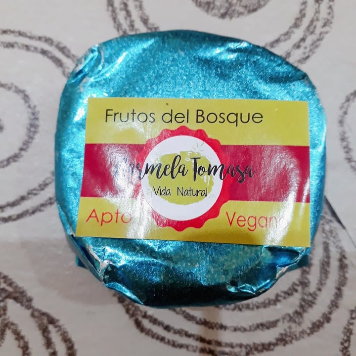 review photo of Carmela Tomasa Alfajor de Frutos del Bosque shared by @lucianaari on 30 Dec 2019 - review